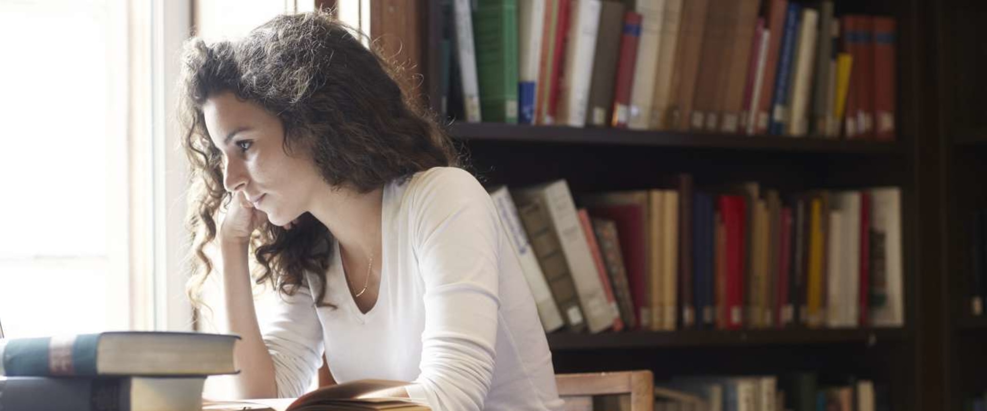 A Comprehensive Guide to Using Online Databases and Catalogs for Dissertation Research